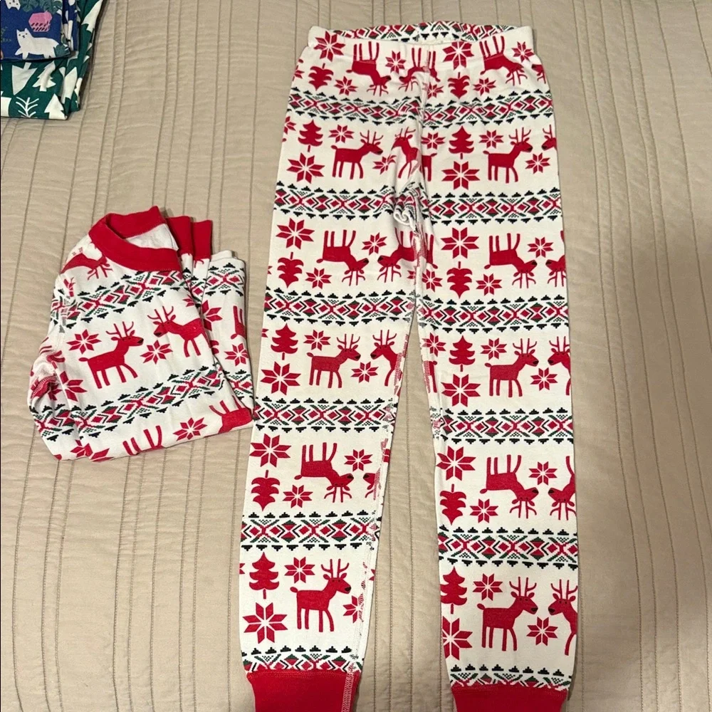 Hanna Andersson Red and White Reindeer Pajama Set - Picture 3 of 3